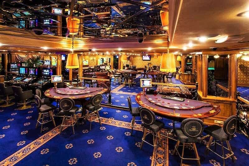 We commissioned and upgraded the surveillance system for a casino of 35.000 sq.m with more than 50 gaming tables.